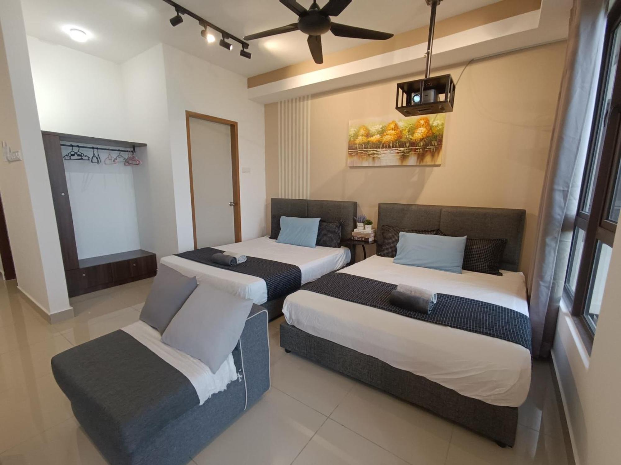 Bali Melaka Seaview Waterpark 2-5Pax 5Minjonker Projector